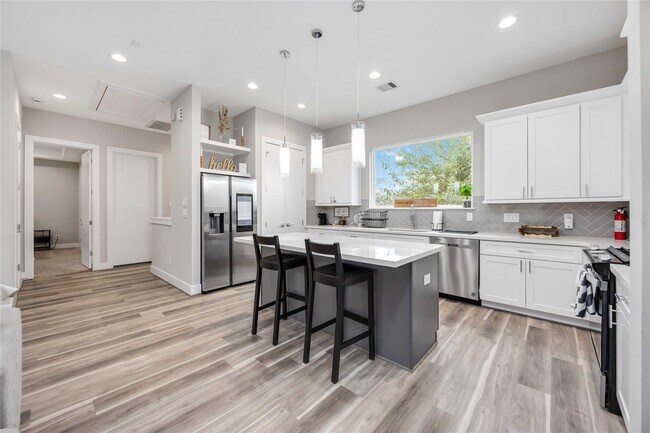 Photo - 2611 Huntington Creek Ln