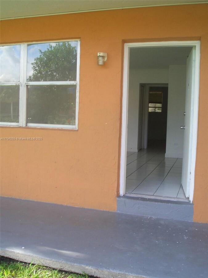 Photo - 9760 SW 184th St Unidad 16D Rental