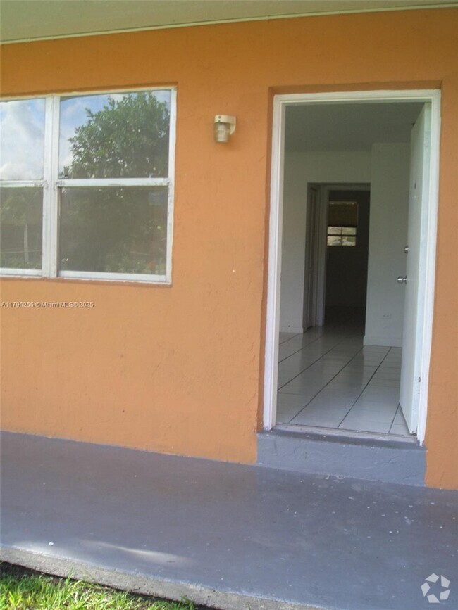 Building Photo - 9760 SW 184th St Unit 16D Rental