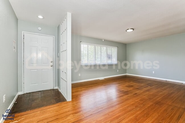Photo - 1923 Biscayne Dr