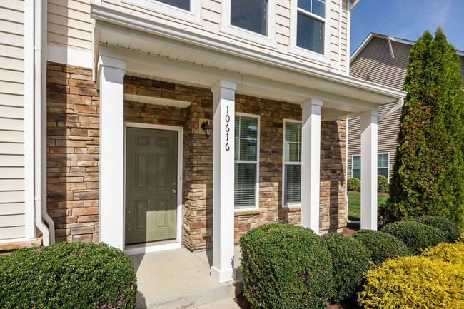 Photo - 3 Bedroom Corner Townhome!!! Available Early-Mid April****