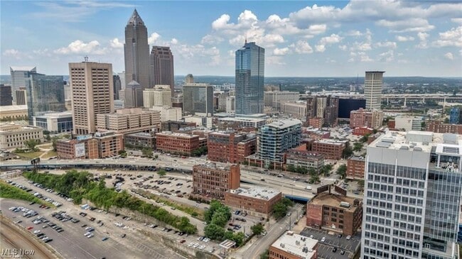 Photo - 1133 W 9th St Unidad 412