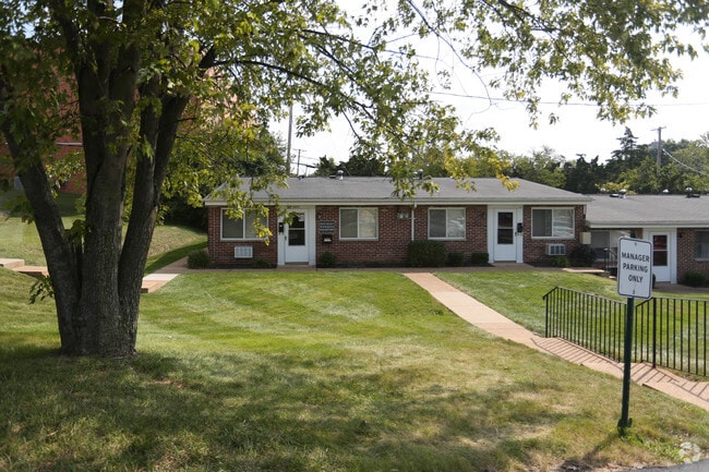 Ballwin Manor