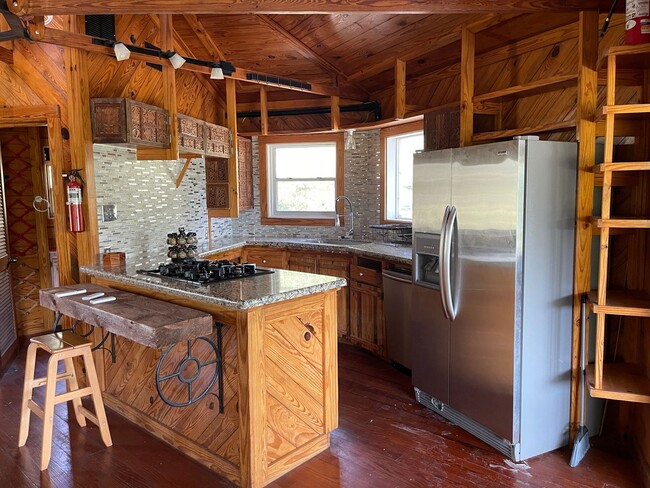 Photo - College Station - Lake Front Property - 3 bedroom / 1.5 bath - 2 story Home