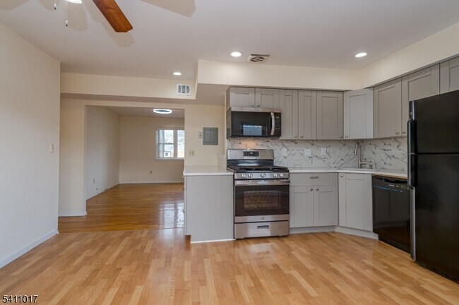 Photo - 161 Evergreen Rd Unit 12B