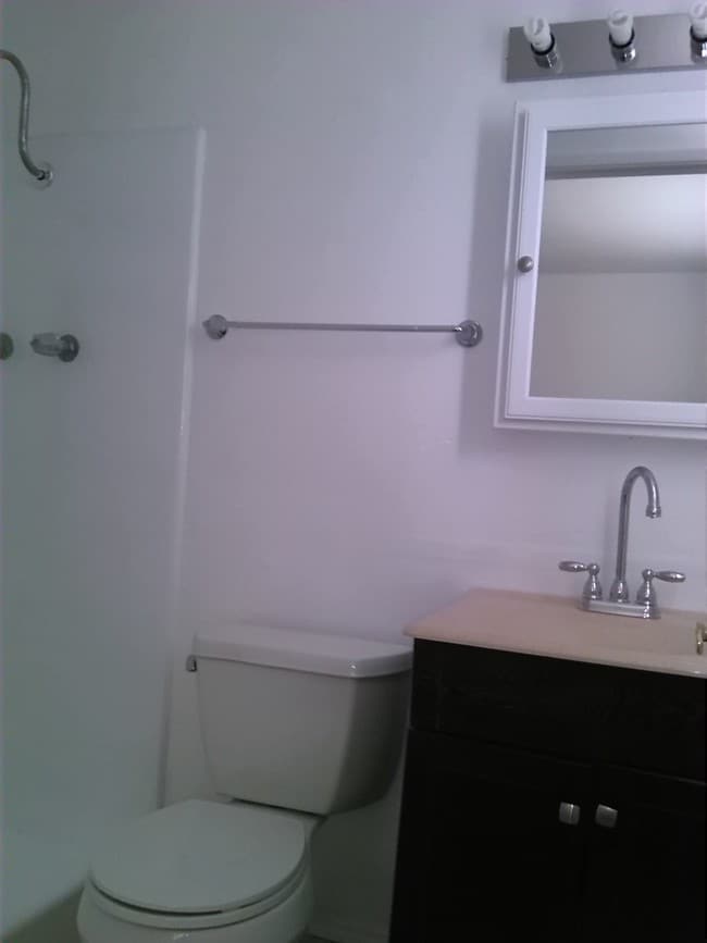 Photo - 518 W 13th St