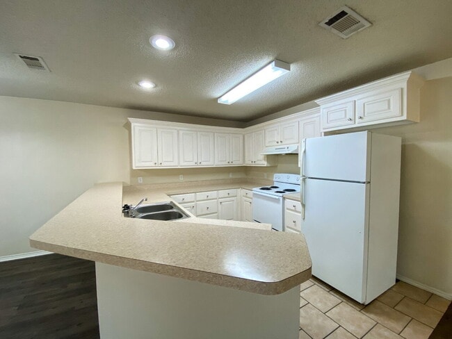 Photo - 3/2/2 Duplex in Cooper School District!