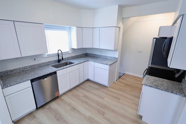 Photo - 295 Noble Ave