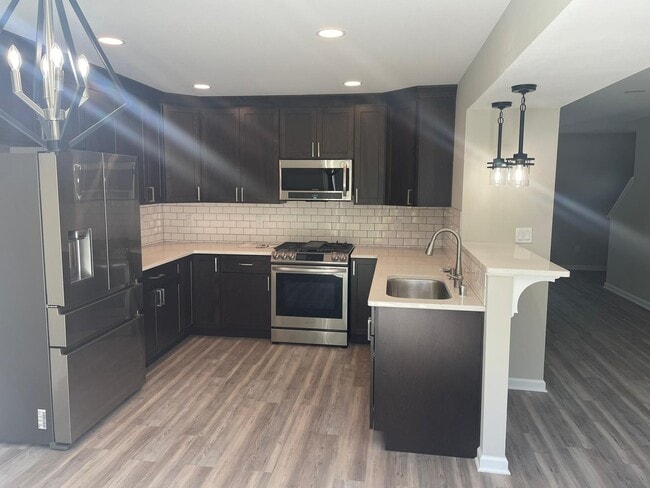 Kitchen - 3301 W Alvina Ave