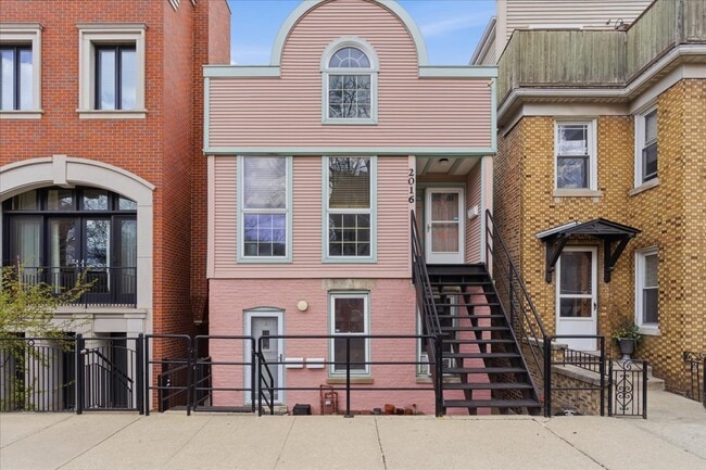 Building Photo - 2016 W Charleston St Unit 1R