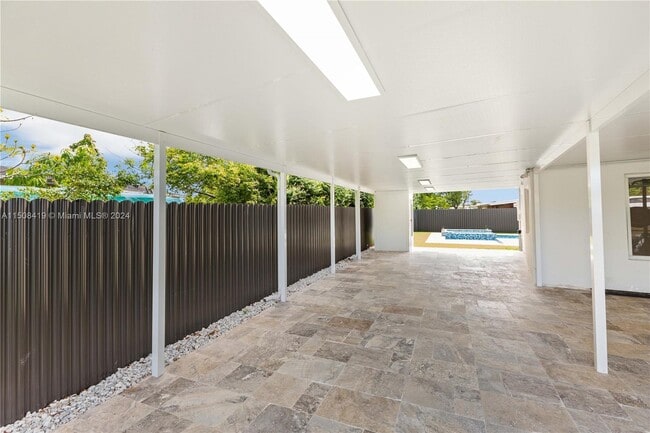 Photo - 10400 SW 42nd St