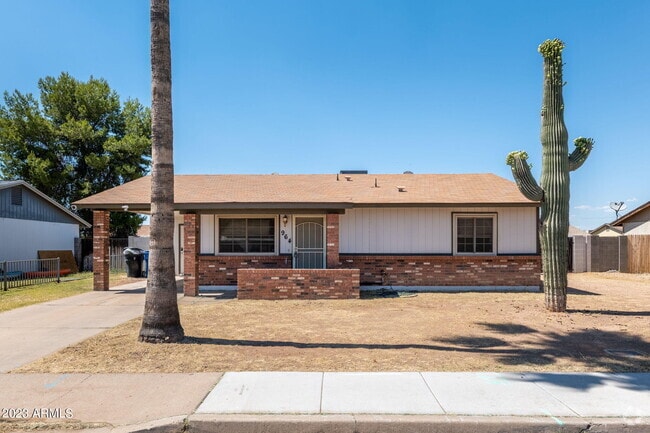 Building Photo - 964 W Hackamore St Rental