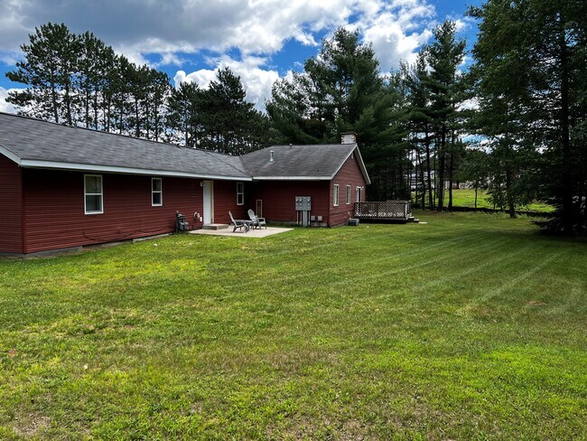 Building Photo - 9197 Cty J-Unit A Unit A