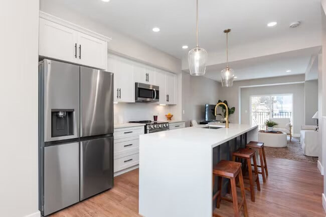 Photo - 4492 Butterfield Pl