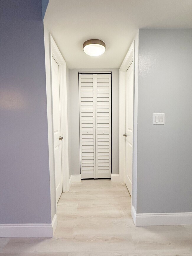 Photo - 3100 W Rolling Hills Cir Unidad 602