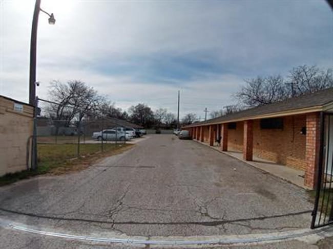 Building Photo - 500 W Rancier Ave Unit J Rental
