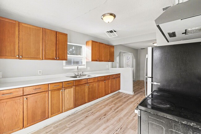 Photo - Beautiful 2 Bedroom 1 Bathroom house in Kansas City!