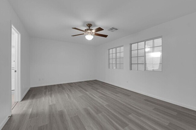 Photo - Large 3 bedroom, 2.5 bath house/ New Upgrades