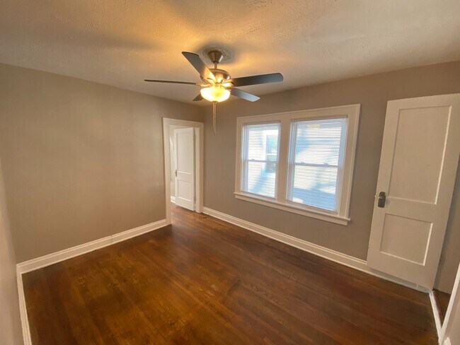 Photo - 425-427-427 E Lane Ave Apartment Unit 425