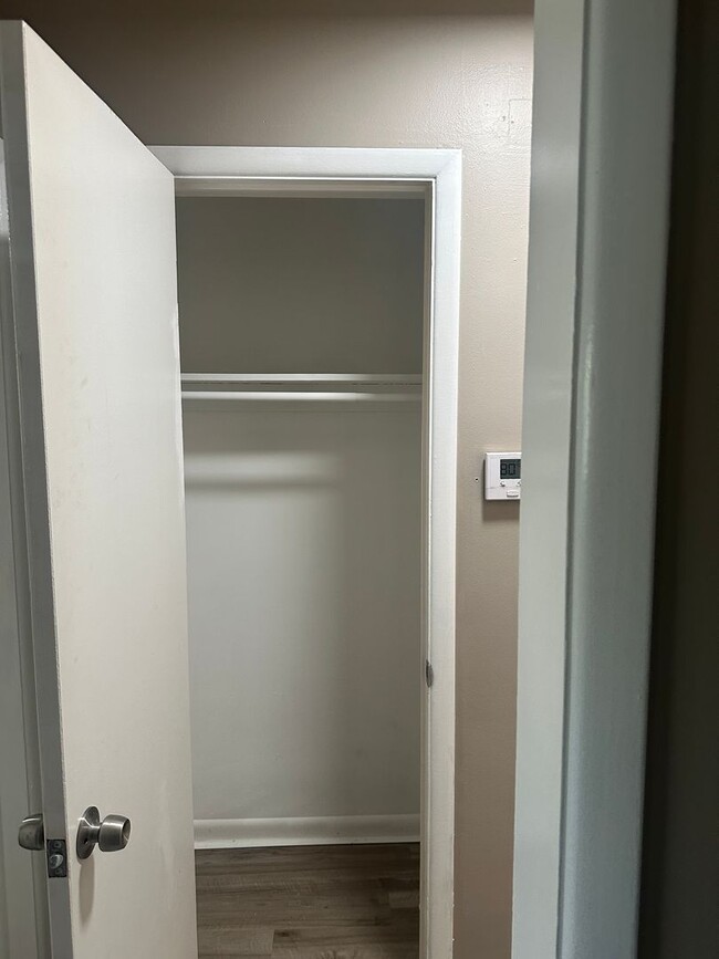 Photo - 5907 Staughton Dr Unidad 5907 Staughton Dr #3