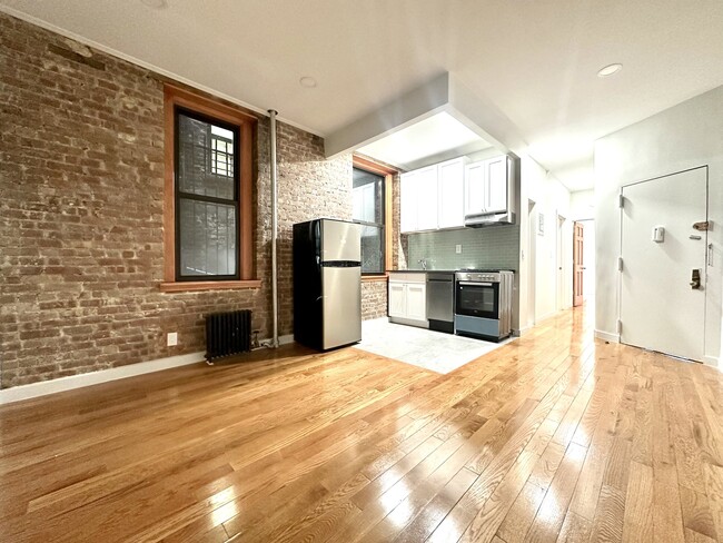 Photo - 3135 Broadway Apartment Unit AA