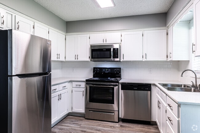 3BR , 2,5BA - 1280SF - Windsong Townhomes