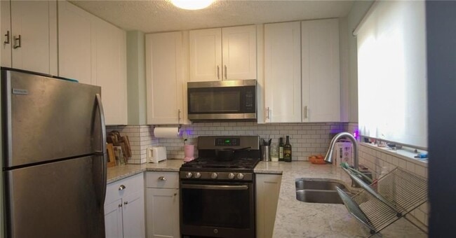 Photo - 411 Tenth Street, 7