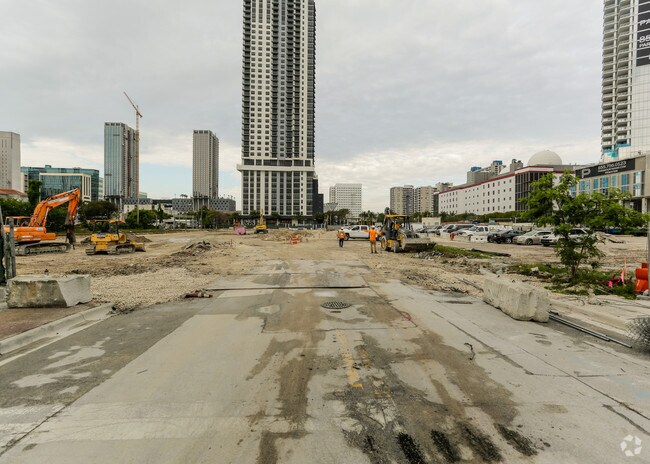 Photo - BEZEL MIAMI WORLDCENTER