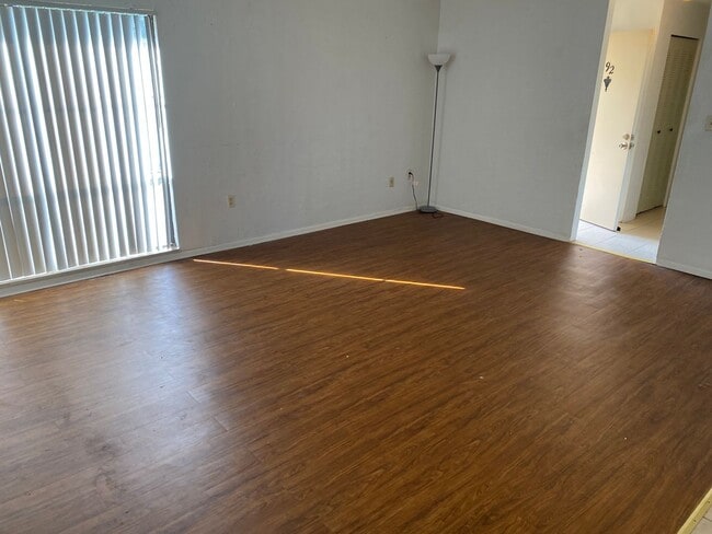 Photo - LEASE NOW AND ENJOY 50% OFF 2ND MONTH! Spa...