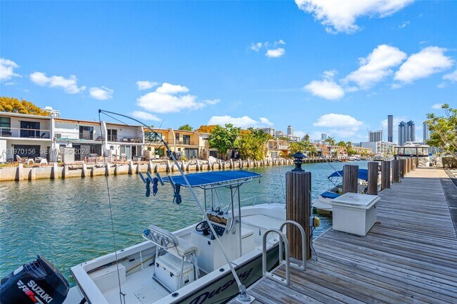 Building Photo - 3703 NE 166th St Unit 409