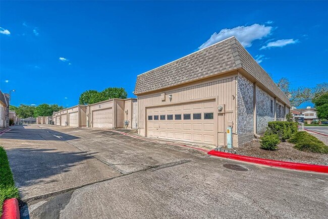 Photo - 4 River Creek Way