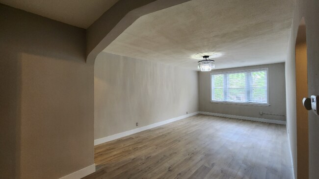 7512 Cromwell Dr Unit 3rd fl