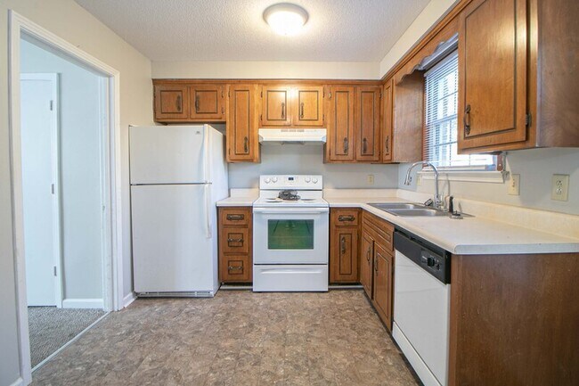 Photo - 810 Golf View Pl