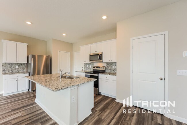 Photo - 14302 Palm Ridge