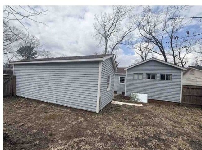 Photo - 341 E Northside Dr