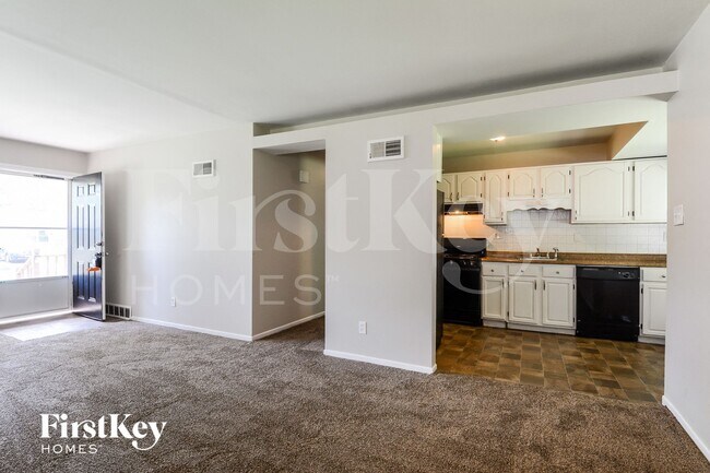 Photo - 755 Tyson Dr