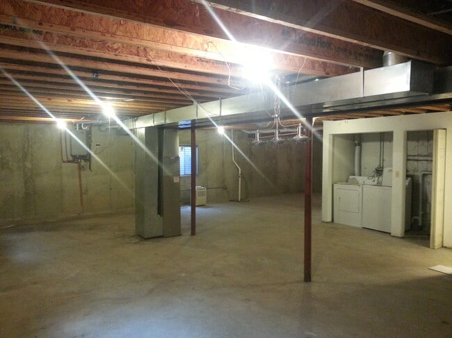 Building Photo - 713 Washington St Unit 713 Rental