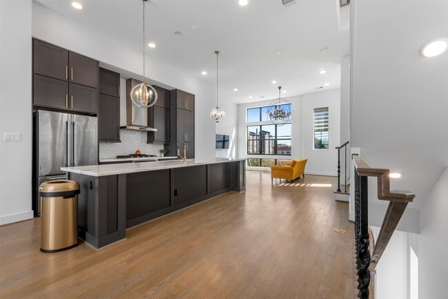 Photo - 1122 Ennis St