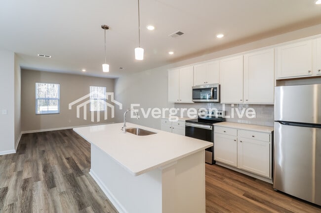 Photo - 237 Bircholt Grv