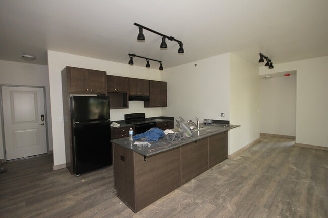 718 Edgewood Pl Unit 102