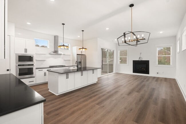 Building Photo - Gorgeous 4-bedroom, 4-bathroom Modern Home Durham, NC