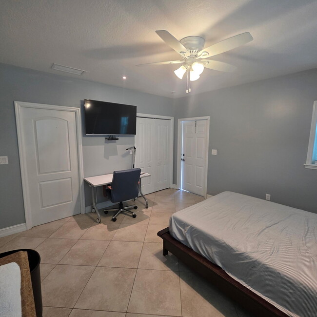 121 Dove Lake Dr