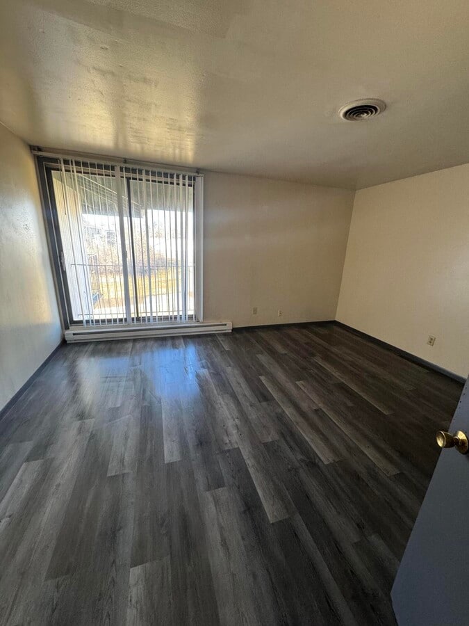 Photo - 3904 Sunset Square