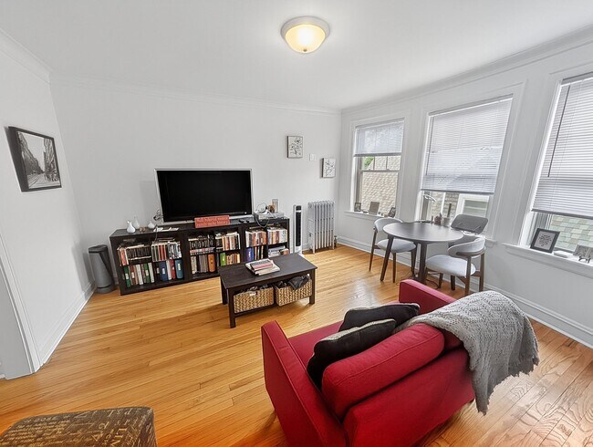 Photo - Spacious 1 BR - New Renovation Near the Lake on Quiet Block! Unit 6636-2E