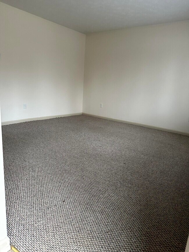 Photo - 1104 Collins Ln Unit #6