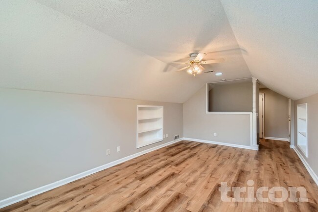 Photo - 120 Allen Oaks Way