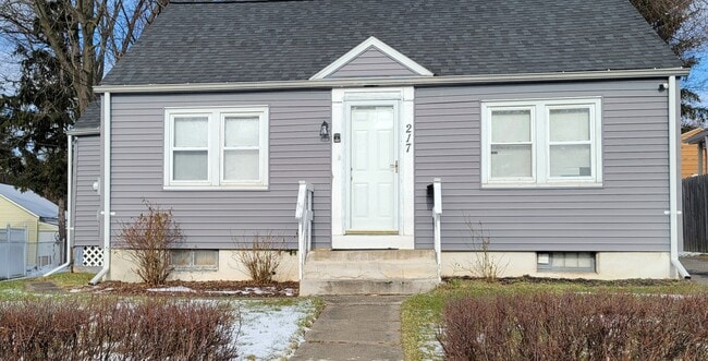 Photo - 217 Thurber St