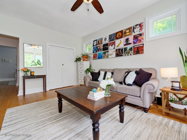 Photo - 2501 N Washtenaw Ave Unidad APT 2