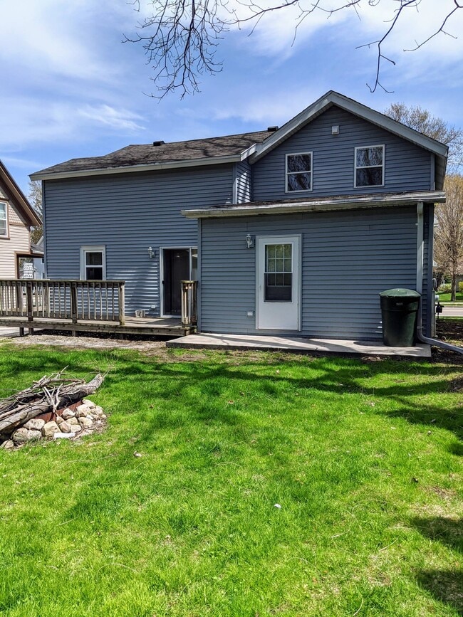 Photo - 536 Metomen St