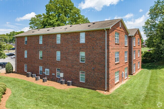 Photo - Elevation Station at Howard